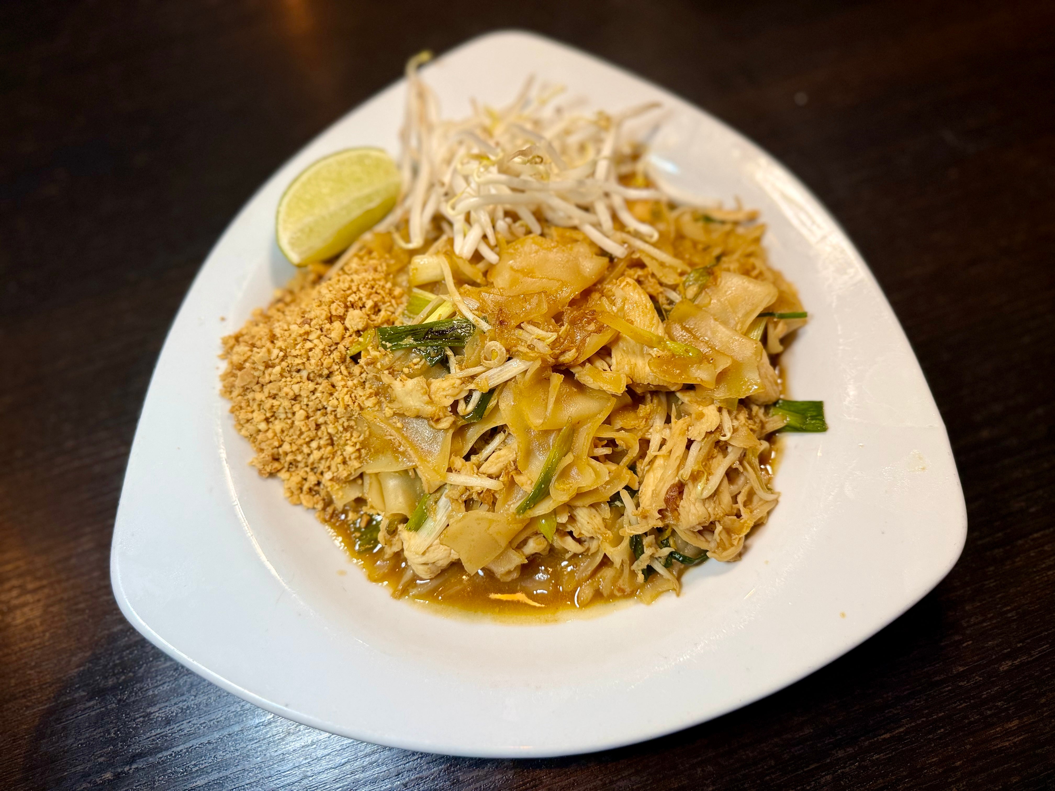 094. Pad Thai Flat Noodles